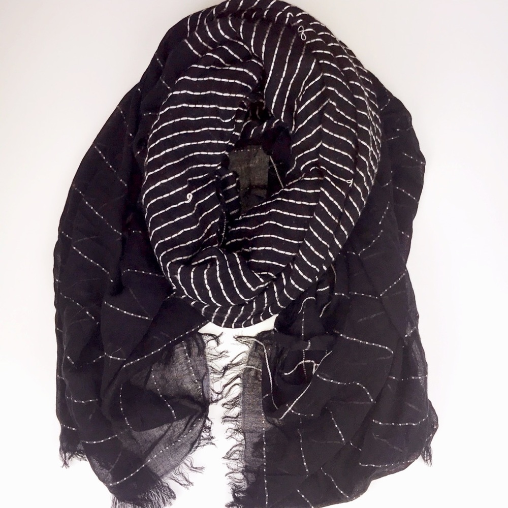 lululemon scarf (not the Vinyasa scarf)